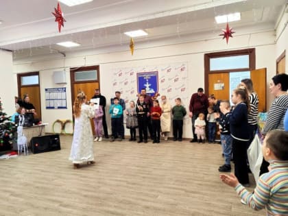 Дети военнослужащих Республики посетили новогодний утренник, организованный администрацией Ворошиловского района г. Доне