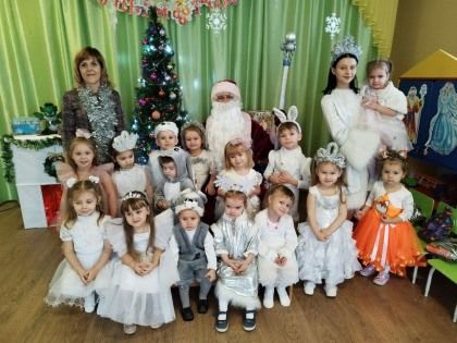 Конкурсы от МБОУ ДОД «Дом детского творчества Ворошиловского района г. Донецка», приуроченные к Новому году