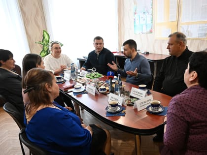Денис Пушилин пообщался с педагогами, работающими в регионе по программе «Земский учитель»
