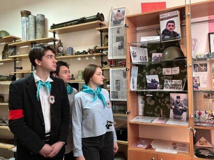 В школах Республики проходят мероприятия, посвященные памяти Героя ДНР Михаила Толстых