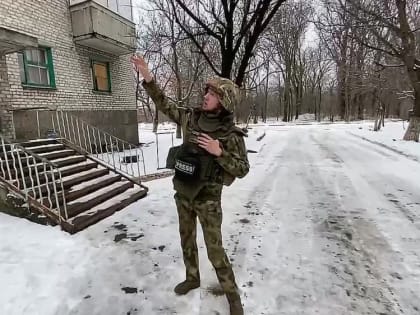 Георгий Медведев: Попали под обстрел на Донецке-Северном, раздавая гуманитарную помощь жителям Ясиноватского района