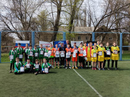 В Шахтерске прошел зональный этап Республиканских соревнований по мини-футболу среди школьников в рамках проекта «Детски