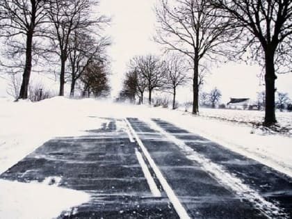 Ребенок и двое взрослых погибли в результате столкновения автомобиля и грузовика под Волновахой