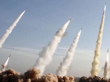 Россия в последние недели получила от КНДР несколько десятков баллистических ракет, сообщает The Wall Street Journal со 