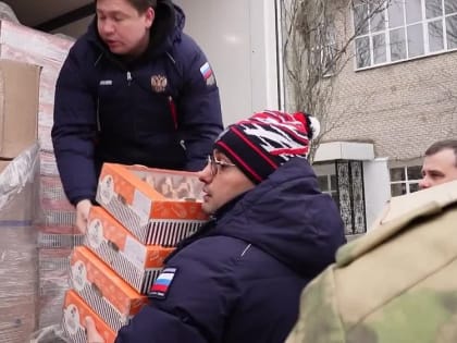 Денис Аширов посетил ДНР и поздравил детей с наступающим Новым годом