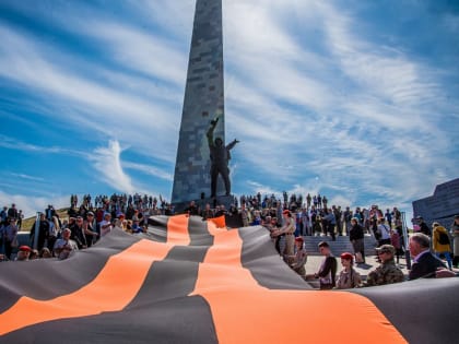 Саур-Могила в День Победы стала точкой притяжения для жителей Республики и её гостей