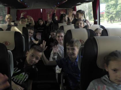 РЕБЯТА ИЗ ДОНЕЦКОЙ НАРОДНОЙ РЕСПУБЛИКИ ПОСЕТЯТ МОСКВУ И САНКТ-ПЕТЕРБУРГ