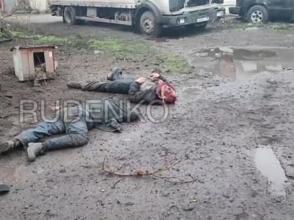 Андрей Руденко: +18. Кадры с места попадания по автопарку в г Донецке ракет HIMARS