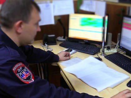 В Донецке правоохранители задержали горожанина, который топором открывал табачный киоск