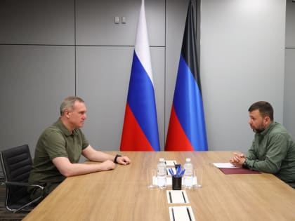 Денис Пушилин и Руслан Кухарук обсудили планы восстановления Макеевки силами региона-шефа ХМАО