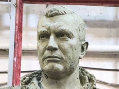 Известный скульптор Салават Щербаков начал работу над созданием бюста первого Главы ДНР Александра Захарченко в рамках п