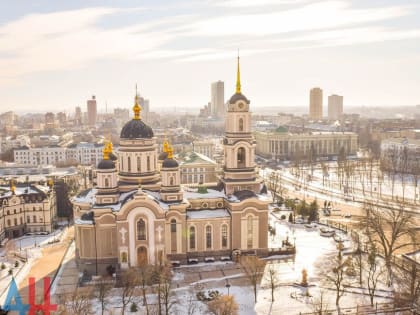Прямые выплаты, миллиарды для Приазовья, рекорды дорожных ремонтов. Обзор новостей среды