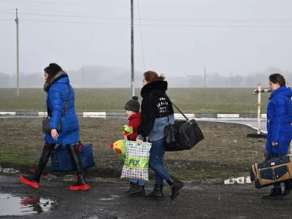 Киев принудительно эвакуировал из подконтрольной ВСУ части ДНР 100 тысяч человек