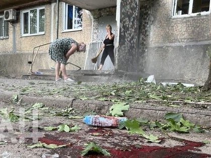 Мирный житель ранен огнем ВСУ на западе Донецка, есть повреждения в частном секторе