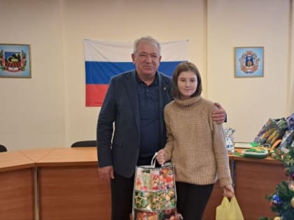 Олег Стрельченко: Дети из города Моспино получили подарки в рамках акции "Елка желаний"