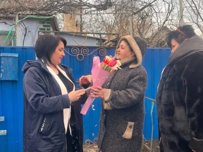 В Республике повсеместно проходит акция «Цветы мамам героев», инициированная «Женским движением Единой России»