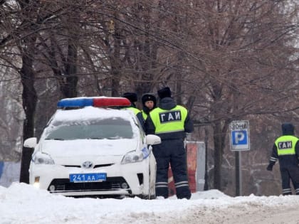 ГАИ призывает водителей быть предельно внимательными при снегопаде