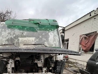 Украинские боевики обстреляли автобазу в Донецке, есть погибшие