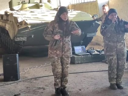 Военный ансамбль "Селенга" 36-й общевойсковой армии выступил с новогодними концертами перед военнослужащими гр