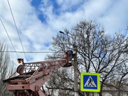 Алексей Кулемзин: 28 декабря работники предприятия «Донецкгорсвет» меняли лампы, светильники и кабель; устраняли коротки