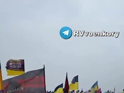 Злой клоун выдаёт украинцам земельные участки