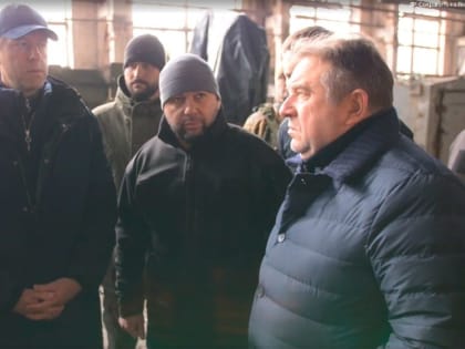 Мантуров посетил промышленные предприятия ДНР вместе с Пушилиным