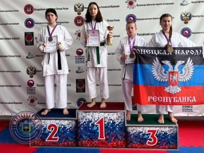 33 медали привезли домой из России макеевские каратисты