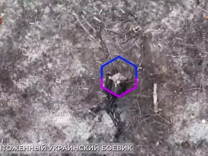 Операторы 58 батальона спецназа 1 Донецкого армейского корпуса атакуют окопы ВСУ, поддерживая наступление наших штурмовы