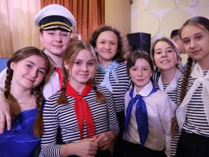 Ребята из Донецкой Народной Республики отправились во Всероссийский детский центр «Алые паруса»