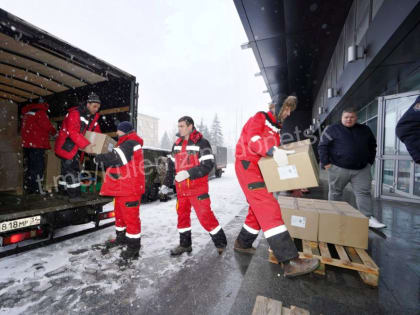 Наши московские друзья из «Объединённой энергетической компании», предприятий «Автомобильные дороги» и «Мосводосток» пер