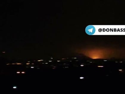 Обстрелы в Донецке чередовались с салютами