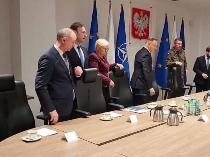 Президент Польши Дуда начал экстренное совещание с Бюро национальной безопасности после нарушения воздушного пространств