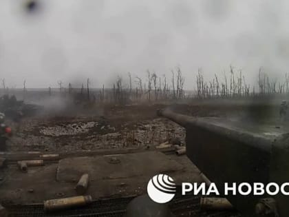 Штурм украинского опорного пункта бойцами 1-й танковой армии на одном из направлений СВО