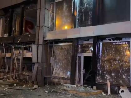 Последствия обстрела центра Донецка со стороны ВСУ