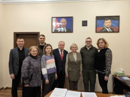 100 тысяч кадров не хватает сейчас промышленности ДНР по моим примерным подсчётам