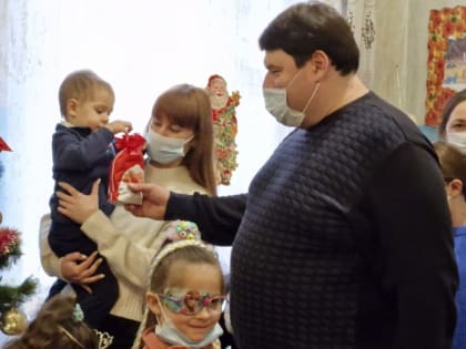 В больнице Донецка прошла акция ко Дню Святого Николая