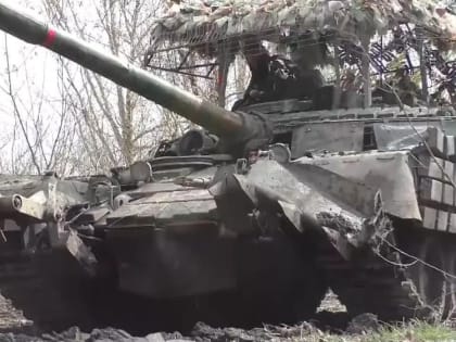 Напряжённые бои на Авдеевском направлении: экипажи 10 танкового батальона выкуривают боевиков с позиций