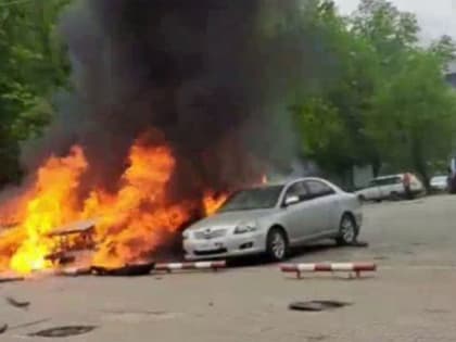 В центре Донецка от прямого попадания украинского снаряда в автобус погибли семь жителей