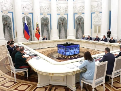 Владимир Путин провел совещание по вопросам социально-экономического развития новых регионов РФ