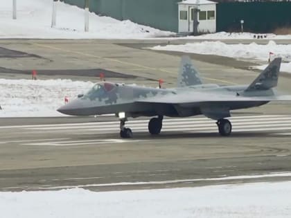 Авиастроители передали Минобороны России серийные истребители пятого поколения Су-57!