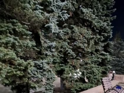 Вечерняя Макеевка. Прифронтовой город-спутник Донецка. К сожалению, без новогодней иллюминации