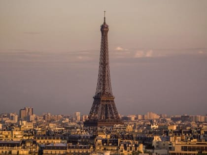 Французы, сербы и поляки вышли на митинг в Париже в поддержку жителей Донбасса
