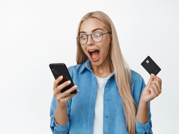 Как банки заманивают клиентов: психологические трюки в рекламе займов