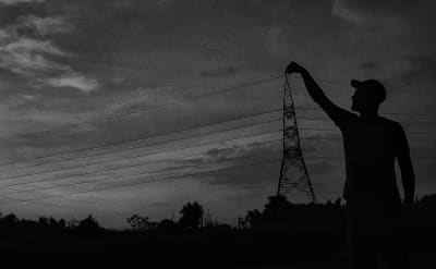 Holding the Horizon