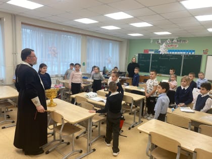 Освящение школы № 1 имени Героя Советского Союза И.И. Иванова города Фрязино