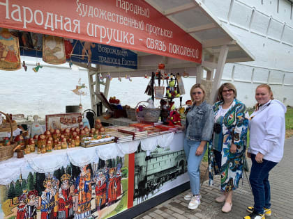 Традиционный игрушечный базар в Сергиевом Посаде в честь праздника продолжает свою работу! Сергиев Посад - столица Игрушки!