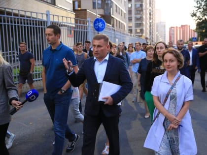 Секретарь местного отделения партии «ЕДИНАЯ РОССИЯ» в Долгопрудном обсудил с жителями вопрос об организации парковочных мест