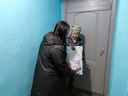 Сергей Дробышев поздравил ветерана ВОВ с праздниками