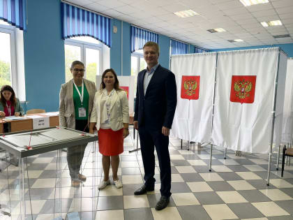 Дмитрий Дениско во второй день выборов губернатора МО посетил УИКи в Люберцах
