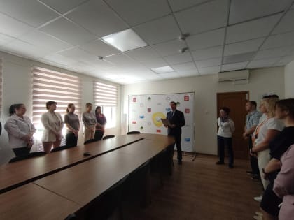 Геннадий Попов встретился с сотрудниками соцзащиты